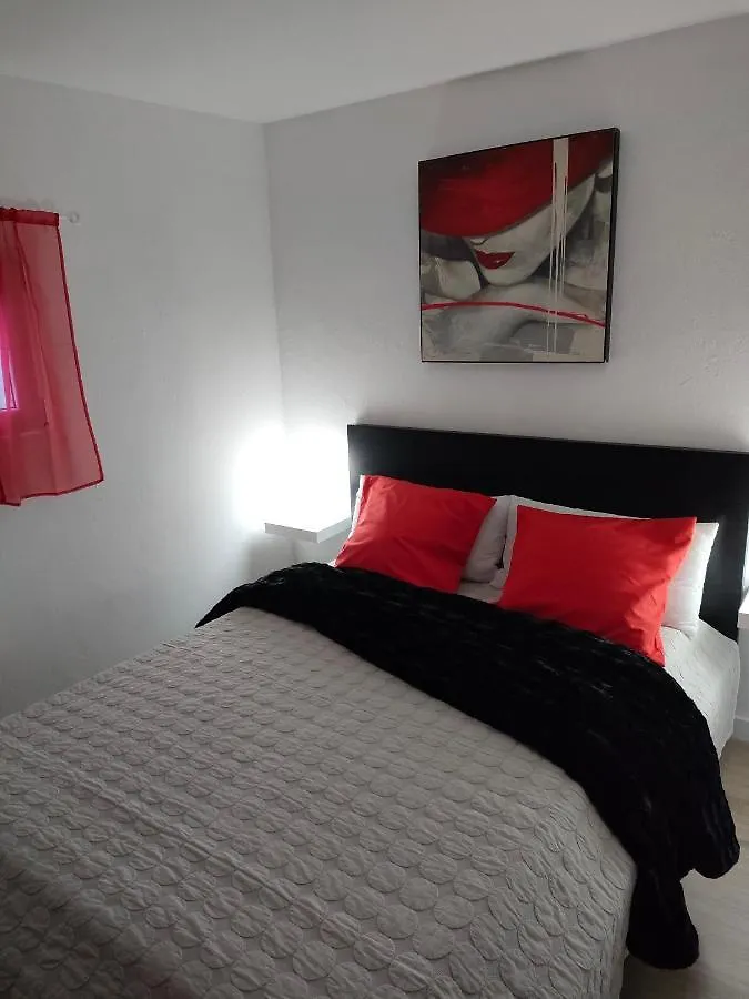 Villa Monica أغيميس 0*,
