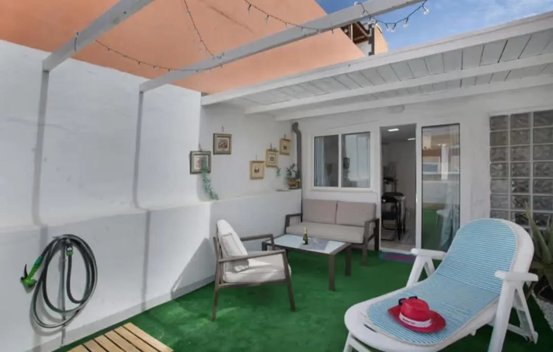 Villa Monica أغيميس 0*,